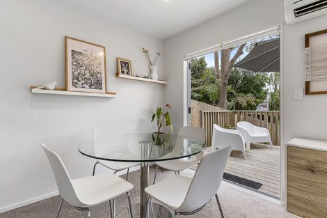 Photo of property in 2/58 Botany Road, Botany Downs, Auckland, 2010