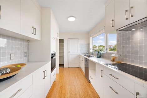 Photo of property in 58 Knightsbridge Drive, Forrest Hill, Auckland, 0620