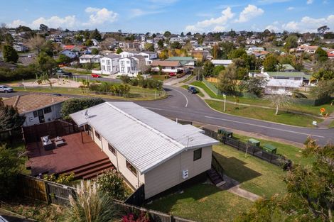 Photo of property in 5 Elizabeth Drive, West Harbour, Auckland, 0618