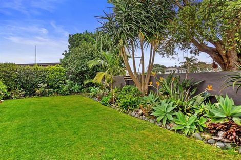 Photo of property in 11 Roretana Drive, Athenree, Katikati, 3177