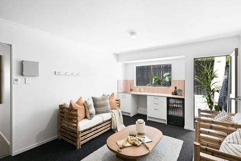 Photo of property in 124a Karewa Parade, Papamoa Beach, Papamoa, 3118