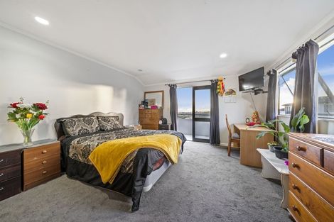 Photo of property in 39 Ribbonwood Crescent, Goodwood Heights, Auckland, 2105