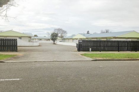 Photo of property in 3 Seddon Street, Takaro, Palmerston North, 4412