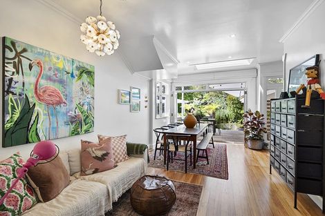 Photo of property in 7 Glen Almond Street, New Plymouth, 4310