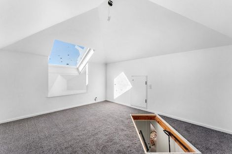 Photo of property in 2/19 Rodney Road, Northcote Point, Auckland, 0627