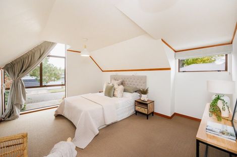 Photo of property in 2 Montgomery Terrace, Hokowhitu, Palmerston North, 4410