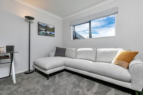 Photo of property in 29 Bernleigh Terrace, West Harbour, Auckland, 0618