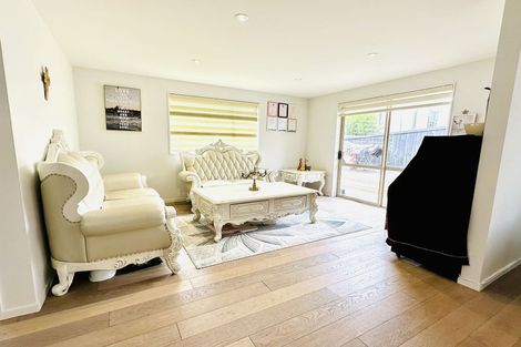 Photo of property in 8 Living Stream Road, Albany Heights, Auckland, 0632