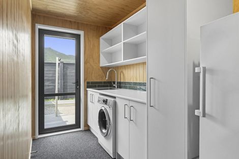 Photo of property in 161 Karuhiruhi Street, Waikanae, 5036