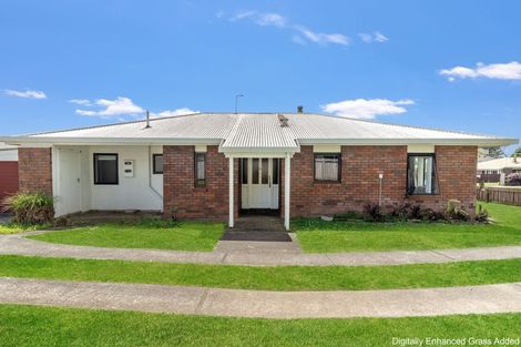 Photo of property in 70 Sandspit Road, Waiuku, 2123