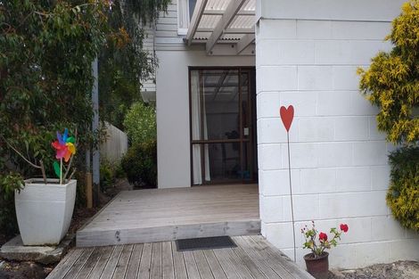 Photo of property in 7 Teviot Place, Totara Vale, Auckland, 0629