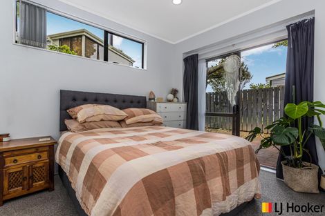 Photo of property in 2/187 Carnoustie Drive, Wattle Downs, Auckland, 2103