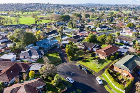 Photo of property in 25 Tupaki Place, Pakuranga Heights, Auckland, 2010