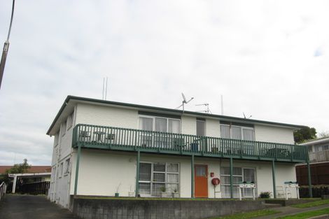 Photo of property in 3 Fairview Place, Westown, New Plymouth, 4310