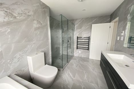 Photo of property in 22 Lorikeet Place, Unsworth Heights, Auckland, 0632