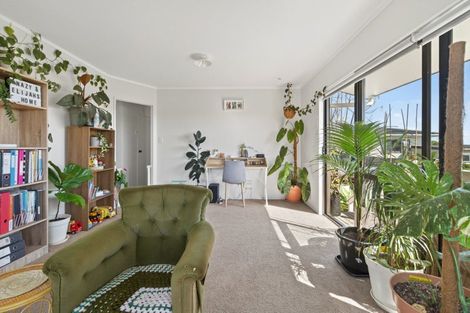 Photo of property in 6a Te Arawa Place, Welcome Bay, Tauranga, 3112