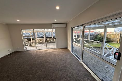 Photo of property in 4b Kimdale Place, Totara Heights, Auckland, 2105