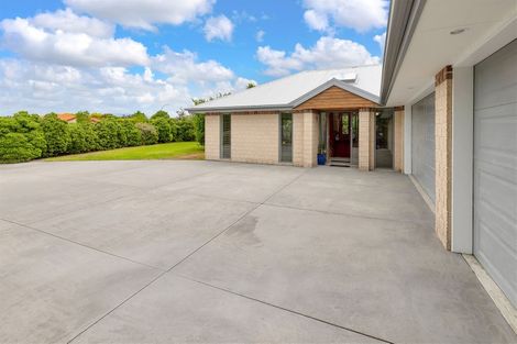 Photo of property in 25 Teviotview Place, Amberley, 7410