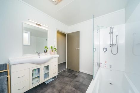 Photo of property in 44 Holdsworth Avenue, Milson, Palmerston North, 4414