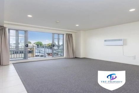 Photo of property in 1/36a Lincoln Road, Henderson, Auckland, 0610