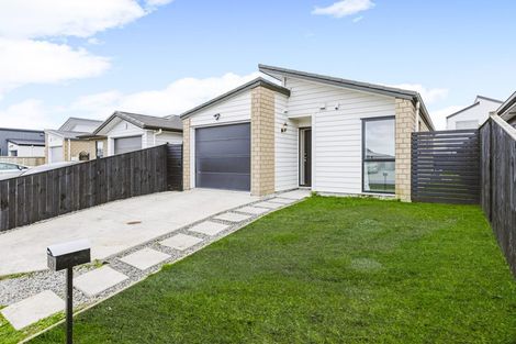Photo of property in 19 Farmland Road, Papakura, 2110