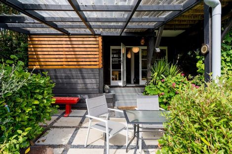 Photo of property in 69 Greenacres Street, Macandrew Bay, Dunedin, 9014