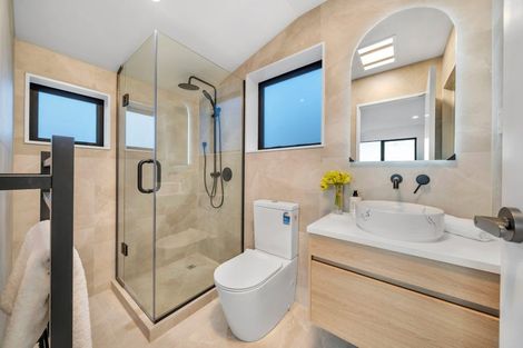 Photo of property in 60a Powrie Street, Glenfield, Auckland, 0629