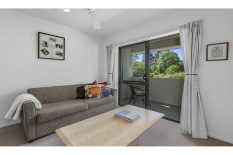 Photo of property in 2/90 Albany Highway, Greenhithe, Auckland, 0632