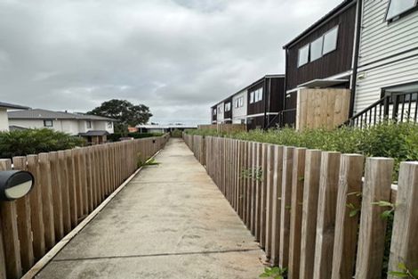 Photo of property in 9/8 James Laurie Street, Henderson, Auckland, 0612