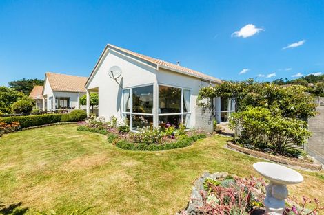 Photo of property in 3 Lakeside Villas, Whitby, Porirua, 5024