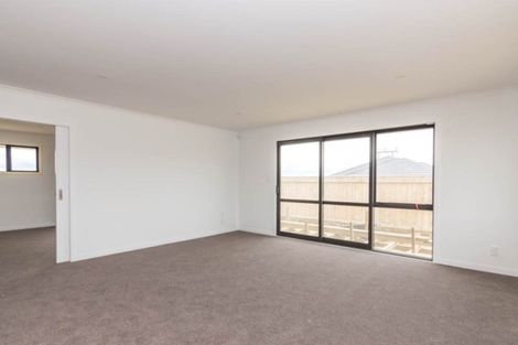 Photo of property in 33 Silicon Way, Fitzherbert, Palmerston North, 4410
