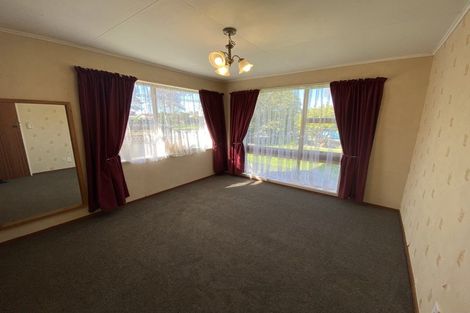 Photo of property in 9 Raglan Avenue, Cloverlea, Palmerston North, 4412