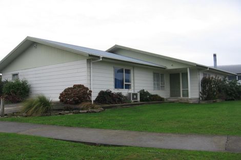 Photo of property in 106 Roberts Line, Kelvin Grove, Palmerston North, 4414