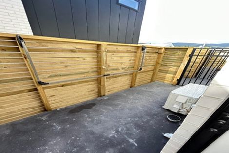 Photo of property in 2/27 Main Road, Wainuiomata, Lower Hutt, 5014