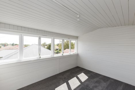 Photo of property in 53 Limbrick Street, Terrace End, Palmerston North, 4410