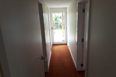 Photo of property in 2/128 Aberdeen Road, Campbells Bay, Auckland, 0620