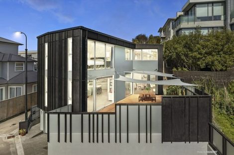 Photo of property in 5c Salmont Place, Kelburn, Wellington, 6012