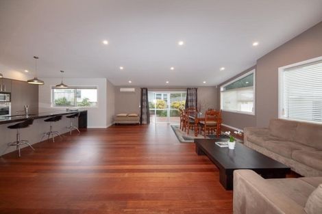 Photo of property in 10 Edington Grove, Churton Park, Wellington, 6037