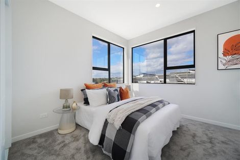 Photo of property in 27 Kuaha Road, Massey, Auckland, 0614