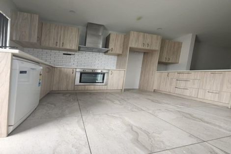 Photo of property in 9 Riroriro Close, Papakura, 2110