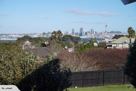 Photo of property in 109 Sylvan Avenue, Northcote, Auckland, 0627