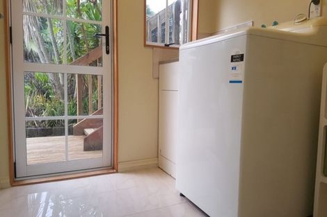 Photo of property in 2/40 Hillcrest Avenue, Hillcrest, Auckland, 0627