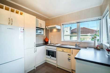 Photo of property in 1/771 Beach Road, Browns Bay, Auckland, 0630