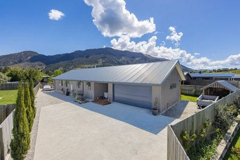 Photo of property in 11 Teal Place, Lake Hawea, Wanaka, 9382