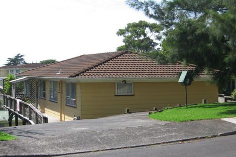 Photo of property in 2/26 Pokapu Street, Titirangi, Auckland, 0600