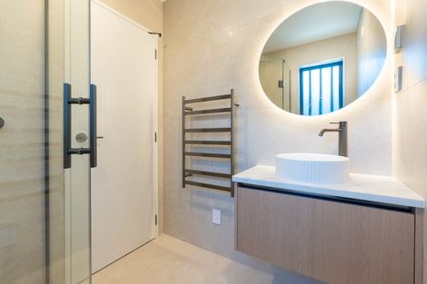 Photo of property in 12d Gordon Avenue, Milford, Auckland, 0620