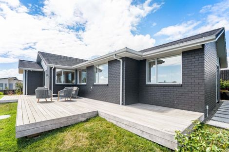 Photo of property in 11 Waikohi Avenue, Glenbrook, Waiuku, 2681