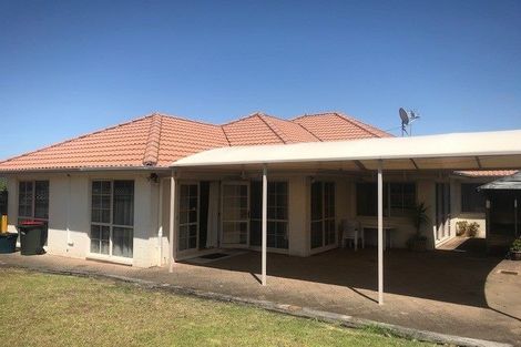 Photo of property in 14 Tolben Place, Golflands, Auckland, 2013