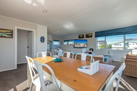 Photo of property in 35 Marine Parade South, Foxton Beach, Foxton, 4815