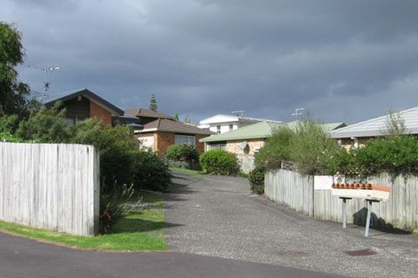 Photo of property in 12 Imelda Road, Te Atatu Peninsula, Auckland, 0610